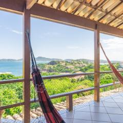 Vista panorâmica e praia a pé.