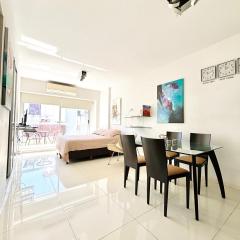 Hermoso monoambiente sobre libertador cerca de River y el Fleni