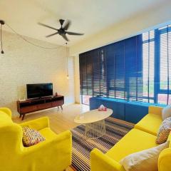 Mount Austin Cube8teen Homestay 新山