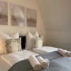 RAHA Apartments - Modernes Studio-Apartment - HBF - Privat Parkplatz