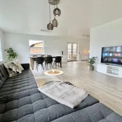 Stunning & Renovated 130sqm Villa only 5 min by car from sandy beaches