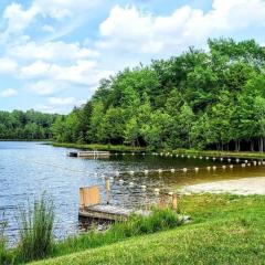 Lakeshore Oasis by AvantStay Private Beach Views Hot Tub Volleyball