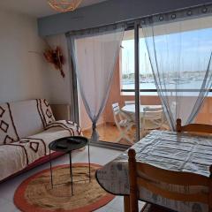 La Brigantine 592, Superbe vue pour ce T2 avec piscine.