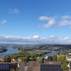 Rheinblick am Rheinsteig zur Festung Ehrenbreitstein mit Balkon und Sauna