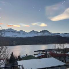 Eastfjord Apartment With Fjord view