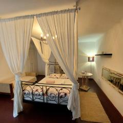 Purple romantic apartman