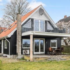 Cozy Home In Faxe Ladeplads With House Sea View