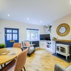 Warwickshire Beautiful Cottage, 2 dbl bed Sleeps 4 by EMPOWER HOMES