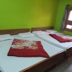 Hotel Gayatri Guest House Haridwar Near Railway Station - Ganga Ghat - Best Hotel in Haridwar