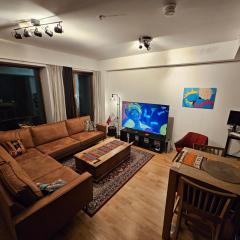 Modern apartment 10 min from C-station!