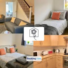 Eastleigh House By Your Stay Solutions Short Lets & Serviced Accommodation Netley Southampton With Free Wi-Fi & Close to Airport