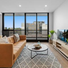 Modern Apartment on Burgundy precinct & Parklands