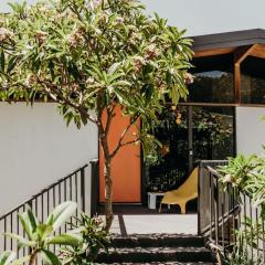 The Sundowner, 25 Lentara St - luxury pet friendly retreat with pool