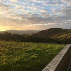 Caban Henllan Bech - Glyndwr Way Cabin