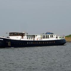 Botel Sailing Home