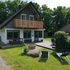 Ferienhaus im Ferienwohnpark am Silbersee für 6 Personen mit Badezuber und Außendusche