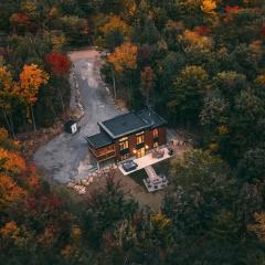 Chalet Röcka with hot tub and lake access