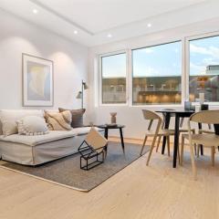 New! Modern & Central Couples Apartement!