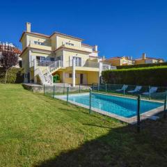 Luxurious 4-bedroom golf villa with private pool