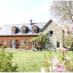 Maison familiale, 15 pers, 7 chambres, piscine, déco soignée