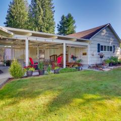 Charming Updated Retreat Walk to Lake Stevens!