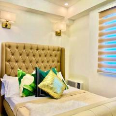 Condo Near Airport Okada MOA w/ 60 inch smart TV