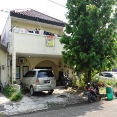 OYO 93836 Budi Residence 1