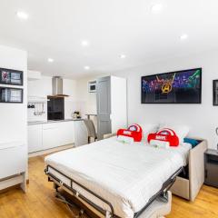 GuestReady - Marvel Magic near Disneyland