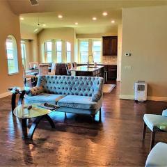 Luxurious 4br 3 baths office game room - 85 inch TV - Close to fishing boating and outdoors activities