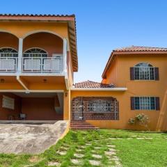 YanceyLargoEstate-3 BR Villa withMountain Views villa