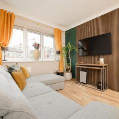 Family Unique Apartment for 4 people in Warsaw Wola by Noclegi Renters