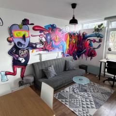 Colourful & Comfy Studio Flat