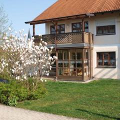 Herrliche Ferienwohnung in Bayerbach mit Grill, Terrasse und Garten