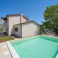 Charmante Villa Crystal mit Pool, bis 5 Personen, nur 15 Minuten Autofahrt bis Porec und Strand