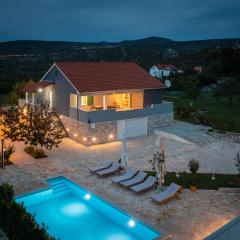 Ferienhaus mit Privatpool für 8 Personen ca 100 qm in Čvrljevo, Dalmatien Dalmatinisches Hinterland