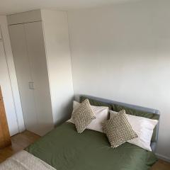 APPARTMENT IN LONDON