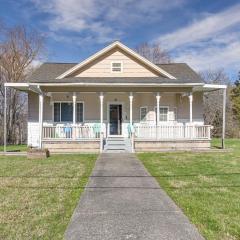 Charming Fayetteville Home with Deck and Grill!