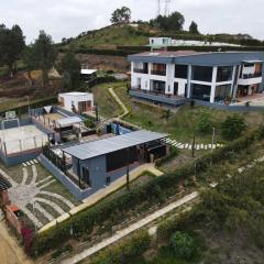 Mansion de lujo en la mesa de los santos