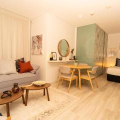 Chic Studio Apartment in Melbournes CBD