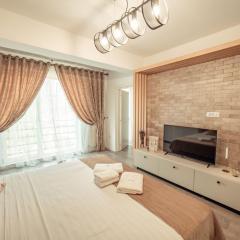 Palace of Culture & Palas Mall Collection Suites & Studios