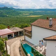 Holiday Home Belveder Motovun with heated pool