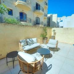 Spacious apartment, large yard, near beach PMIC1-1