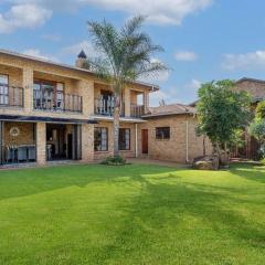 Luxurious Modern 4 bed home