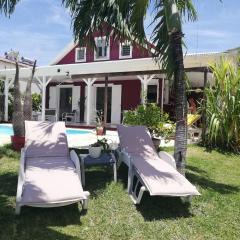 Villa de caractère ,3 étoiles, avec piscine, jardin et plage à 200m