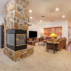 Seven Springs Woodridge 4 Bedroom Premium Condo, Deck with Mountain Views condo