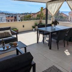 Prime Location Penthouse apt with a large terrace