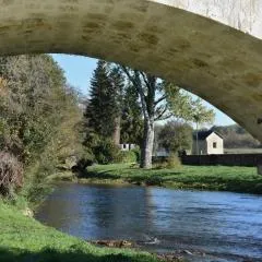 Joli hébergement de caractère en bord de rivière