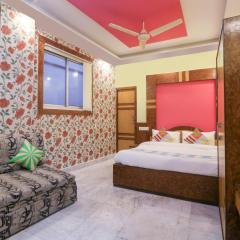 OYO Home Cozy Studio Collage Square Hotel Maya International Near St. Thomas's Church