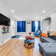 Renovated Brooklyn Townhome 9 Miles from Downtown