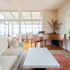 Dreamy 3-Story House : Sunroom + City Skyline View